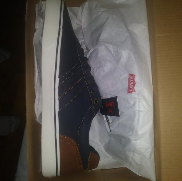 Levi Miles Tumbled Sneakers 10.5 US - Picture 2 of 9